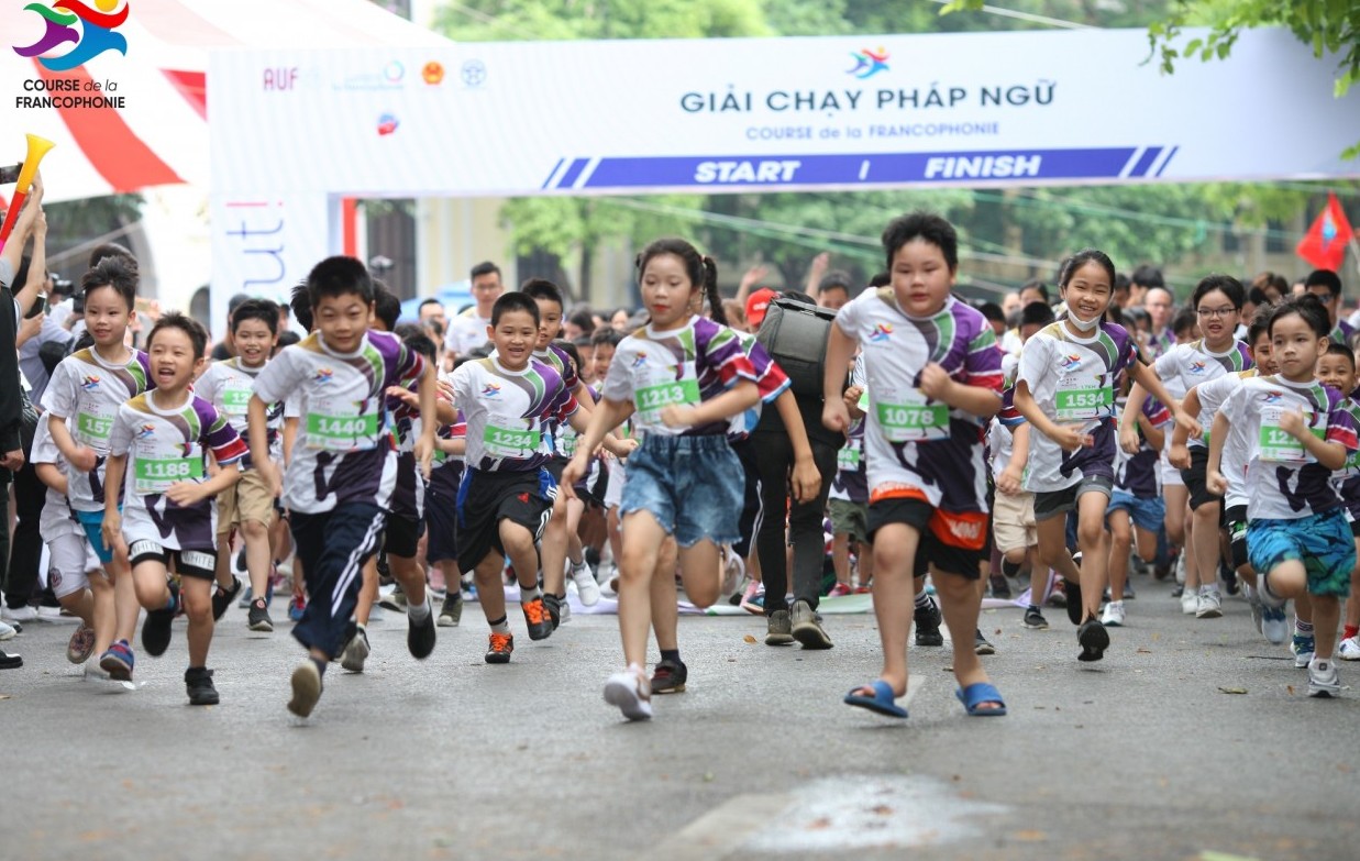 Gần 2.000 người tham gia Giải chạy Pháp ngữ 2022