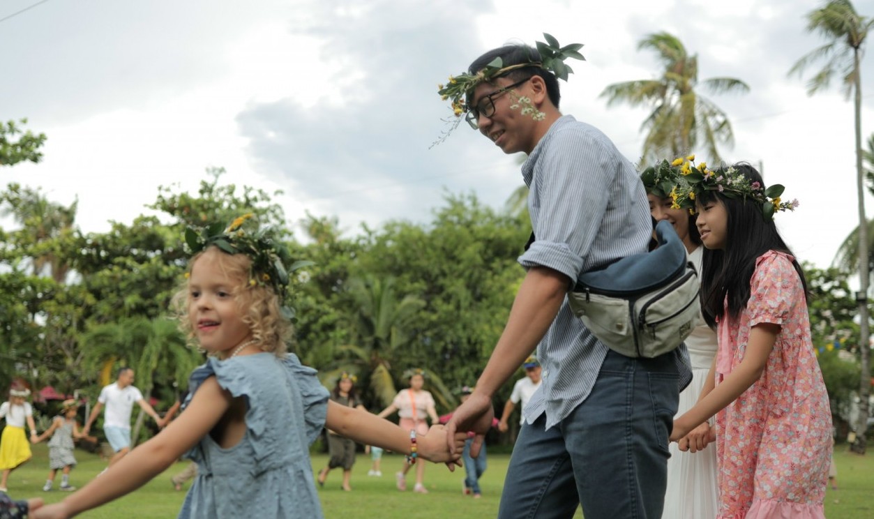 Lần đầu lễ hội truyền thống Midsummer của Thụy Điển đến TP.HCM