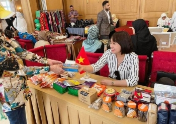 Cà phê, hoa quả sấy Việt Nam hút khách tại hội chợ ở Iran