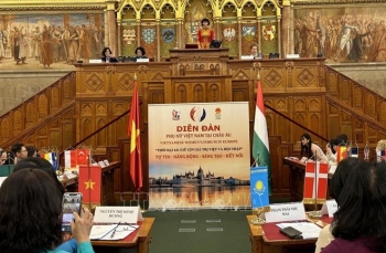 dien dan phu nu viet nam tai chau au ve dep va gia tri viet duoc ton vinh