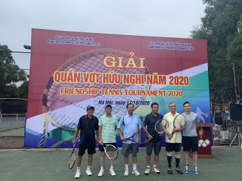 100 tay vot khong chuyen tham gia giai dau quan vot huu nghi 2020