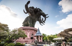 Thăm bảo tàng bên trong tượng voi ba đầu khổng lồ tại Thái Lan