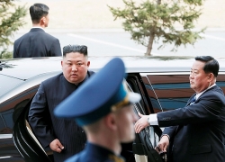 hang mercedes khong biet ong kim jong un mua 2 sieu xe o dau