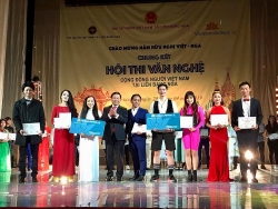 Tưng bừng hội thi văn nghệ cộng đồng người Việt Nam tại LB Nga