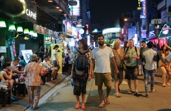 tiep tuc mien thi thuc cho 5 nuoc tay au den nam 2020