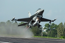 Trung Quốc đòi Mỹ huỷ vụ bán 66 chiến cơ F-16 cho Đài Loan