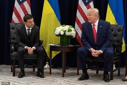 Tổng thống Ukraine "gây bão" khi ủng hộ ông Trump
