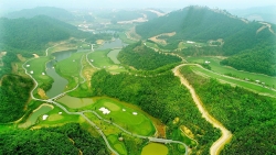 Mãn nhãn với sân golf có địa hình khó và đẹp bậc nhất Việt Nam.