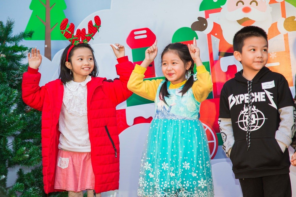 Tận hưởng không khí Giáng sinh linh đình cùng Englishnow