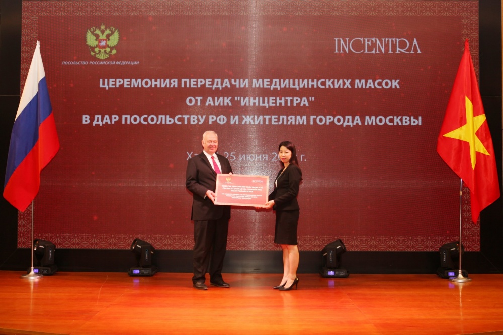Incentra tặng 100.000 khẩu trang y tế cho Đại sứ quán Liên Bang Nga và người  dân TP. Mátxcơva