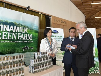 vinamilk chia se mo hinh green farm buoc tien ve phat trien ben vung cua nganh sua tai hoi nghi toan cau tai phap