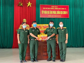 Trà Thanh Nhiệt Dr Thanh tiếp sức đồng bào, chiến sĩ tại Quân khu 5 và Quân khu 7