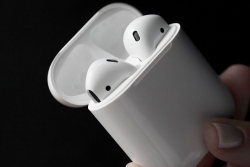 Apple "chơi lớn", khắc biểu tượng cảm xúc lên vỏ AirPods cho khách hàng