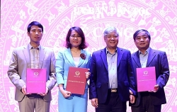 tap doan dien luc viet nam uy ban dan toc co nhan su lanh dao moi