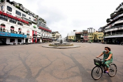 ha noi yeu cau nguoi dan o nha dong tat ca dich vu khong thiet yeu
