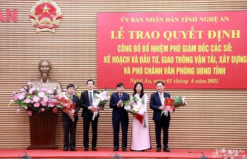 kien toan nhan su lanh dao tai ha noi nghe an va ben tre