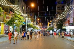 quan hoan kiem de xuat mo cua pho di bo ho guom tu thang 3