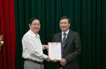 chan dung tan thu truong 45 tuoi cua bo noi vu