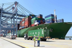 Hàng hoá vận chuyển qua cảng biển tiếp tục tăng mạnh