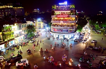 Thí điểm kéo dài dịch vụ ban đêm đến 6h sáng tại Hà Nội, TP.HCM và 8 địa phương