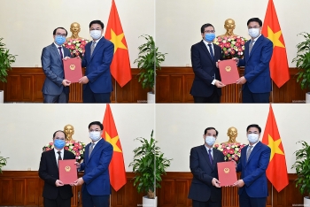 bo ngoai giao dieu dong bo nhiem loat nhan su lanh dao moi cap vu