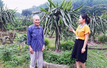 cach mang thang tam trong ky uc cua nguoi linh gia