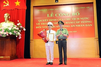 thu truong bo cong an tran quoc to duoc thang quan ham trung tuong