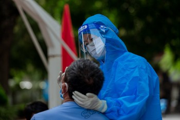 ngay 199 viet nam ghi nhan 10040 ca mac covid 19 moi