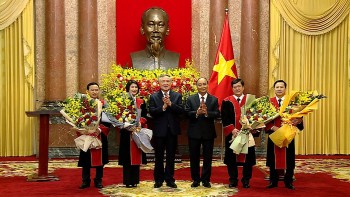 chu tich nuoc trao quyet dinh bo nhiem 4 tham phan tand toi cao