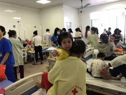 cum a tang manh nhieu benh nhi nhap vien vi bien chung