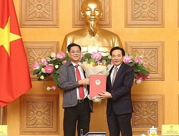 ong tran van son duoc chi dinh lam bi thu dang uy van phong chinh phu