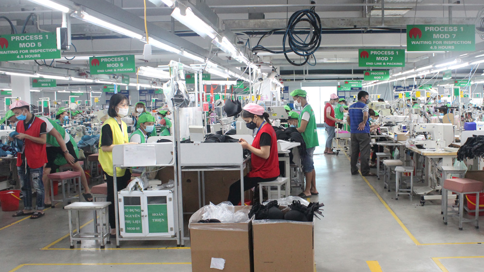 Bắc Giang đồng hành với doanh nghiệp FDI "vượt khó" và phục hồi sản xuất