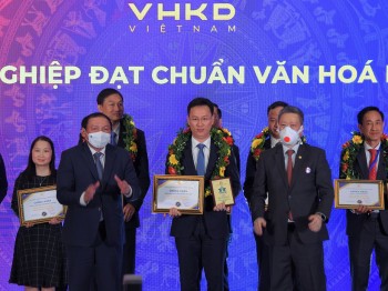 VietinBank là “Doanh nghiệp đạt chuẩn văn hóa kinh doanh Việt Nam” năm 2021