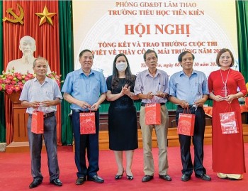 truong tieu hoc tien kien 30 nam xay dung va phat trien