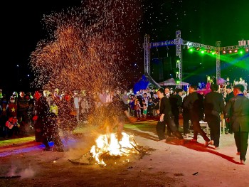 tai hien tap tuc nhay lua cua dong bao dao o huyen tam duong lai chau