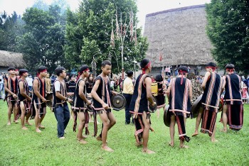 ho tro chuyen doi nghe doi voi dong bao dan toc thieu so