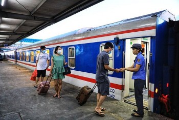 duong sat tang cuong 10 doi tau toi cac diem nong du lich