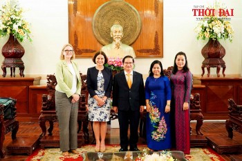 can tho mong muon day manh hop tac thuong mai giao duc voi australia