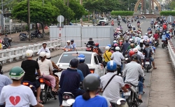 phot lenh cam qua cau ca mau nhieu nguoi bi tuoc bang lai