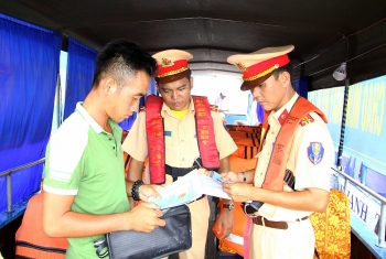 ban giai phap dam bao trat tu an toan giao thong duong thuy noi dia