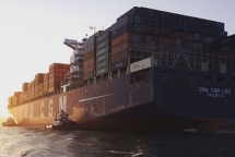 tro chuyen voi nu nghe si di xuyen thai binh duong