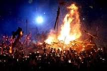 le hoi lua lon nhat chau au tuong nho nen van hoa viking