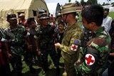 indonesia dinh chi hop tac quan su voi australia