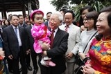 tong bi thu nguyen phu trong di xe buyt bach bo chuc tet nguoi dan