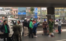 ha noi nam thanh nien thoi thop duoi duong nghi roi tu cau vuot nga tu so xuong