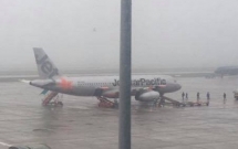 may bay jetstar di sai gon ha canh ngay sau khi vua cat canh tai noi bai