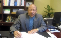 dau bung chong mat nguoi dan ong di kham va phat hien thu khong the ngo den trong bung