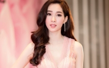 hoa hau dang thu thao xinh dep long lay tai xuat showbiz sau gan 1 nam sinh con