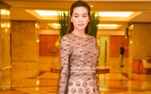 ho ngoc ha kin dao ben dan my nhan goi cam