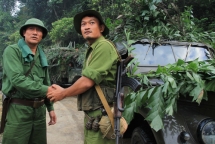 nhin lai chien thang ngay 304 qua 3 tac pham dien anh